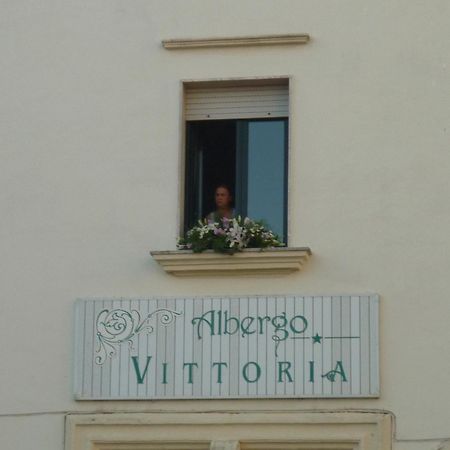 Albergo Vittoria Taviano  Exterior foto
