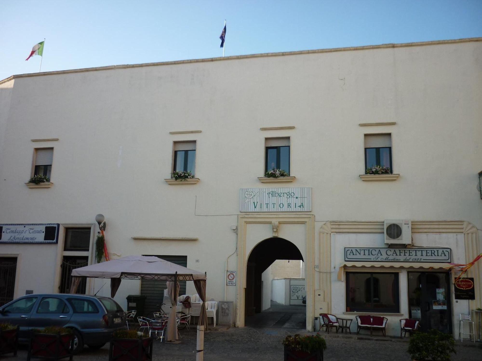 Albergo Vittoria Taviano  Exterior foto