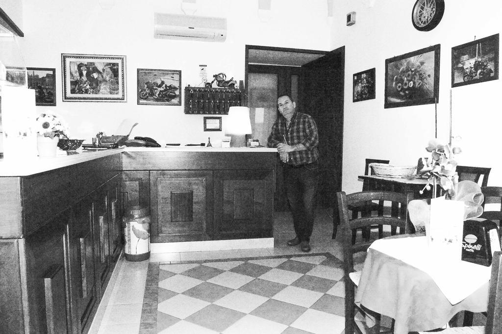 Albergo Vittoria Taviano  Exterior foto