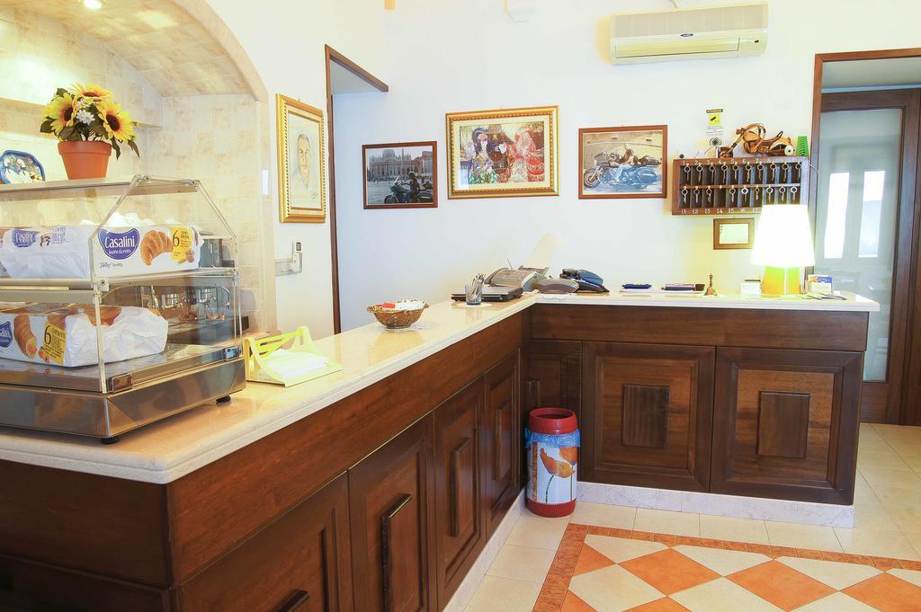 Albergo Vittoria Taviano  Exterior foto