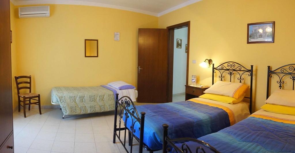 Albergo Vittoria Taviano  Exterior foto