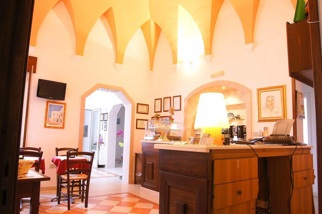 Albergo Vittoria Taviano  Exterior foto