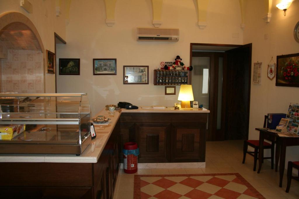 Albergo Vittoria Taviano  Exterior foto